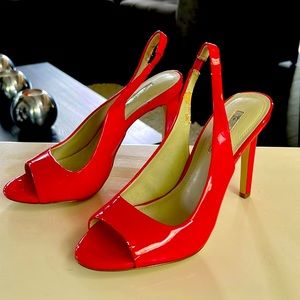 SIZE 6 red patent leather 3 inch heels: BCBG